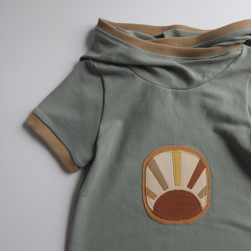 9-12Y SUNSHINE HOODED TEE- GROW WITH ME HOODED TEE