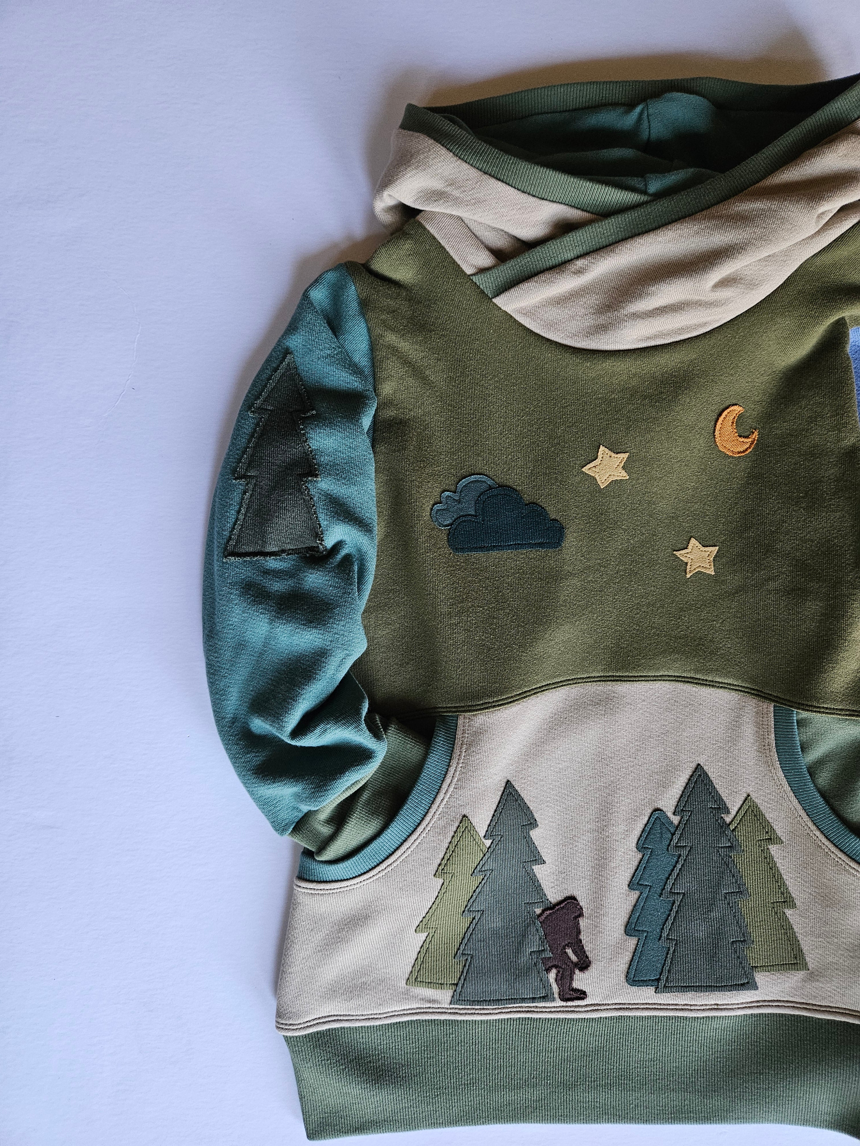 9-12 Years Bigfoot Starry Sky Grow With Me Hoodie